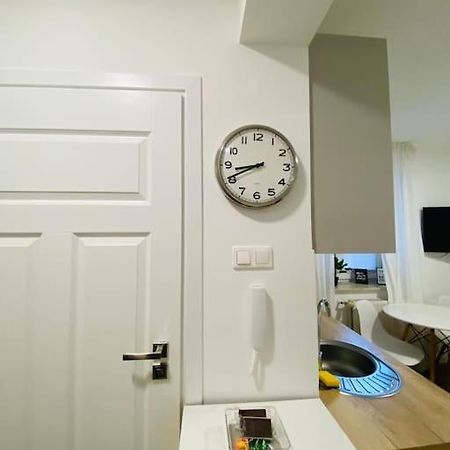 Bezagenta Mozart8 Studio Easy Access To City Wifi Apartment Warsaw Exterior photo